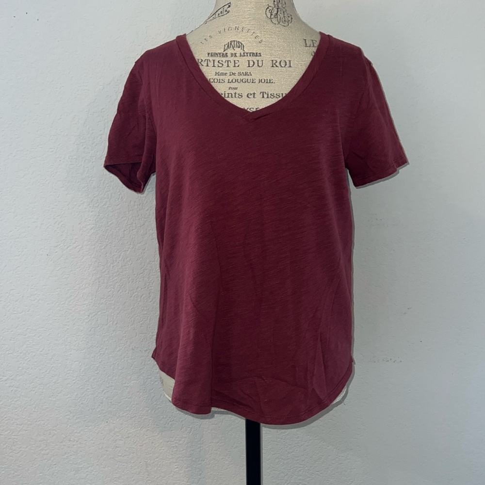 American Eagle Outfitters Women’s V-Neck Short Sleeve Top - Burgundy